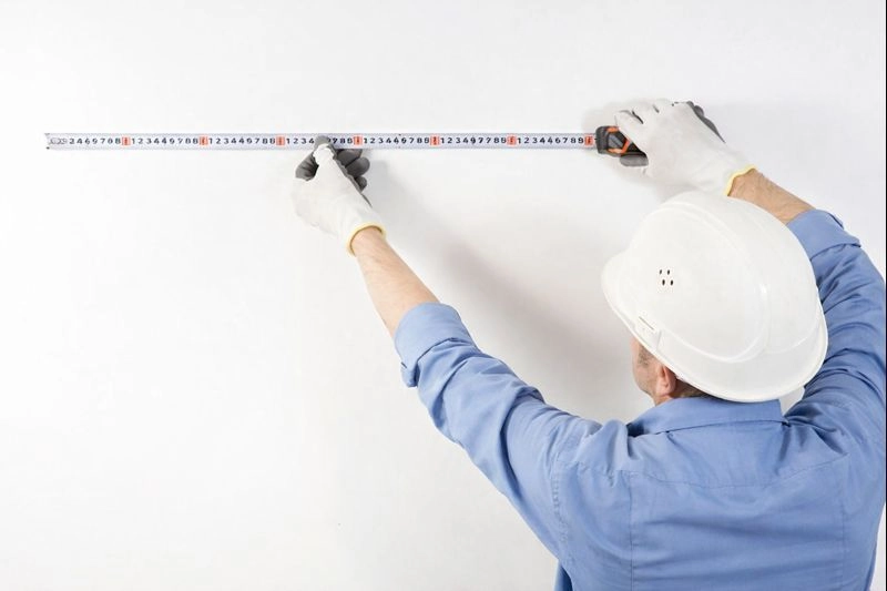 Разметка уровня потолка и расстояния светильников